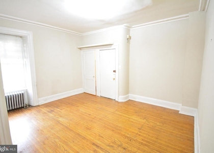 235 W Rittenhouse Street - Photo 1