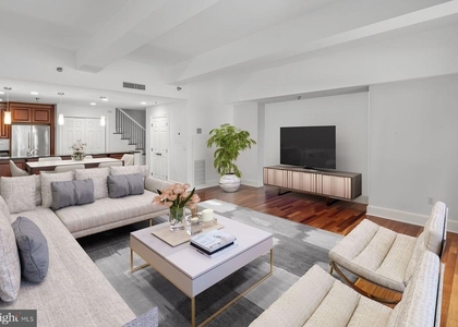1500 Chestnut Street - Photo 1