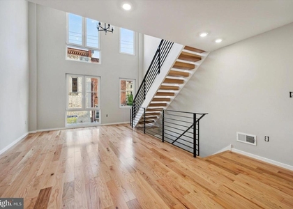 1515 W Stiles Street - Photo 1
