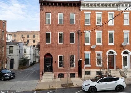 11 E Walnut Street - Photo 1