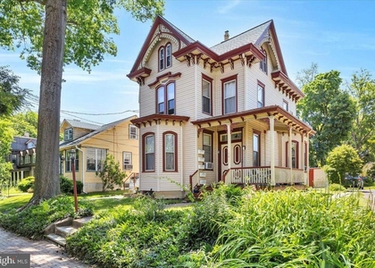 16 Lincoln Avenue - Photo 1
