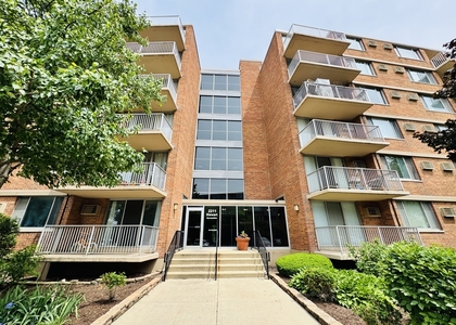 2211 S Stewart Avenue - Photo 1