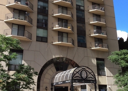 70 W Huron Street - Photo 1