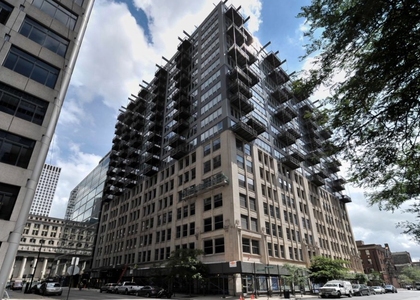 565 W Quincy Street - Photo 1