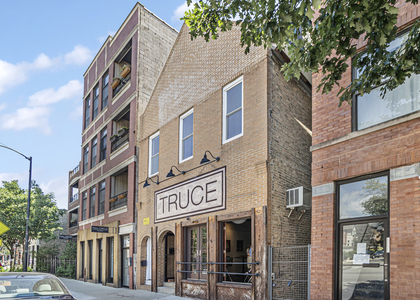 1935 N Damen Avenue - Photo 1