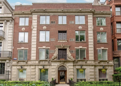 1504 N Dearborn Parkway - Photo 1