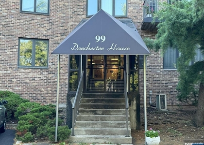 99 Teaneck - Photo 1