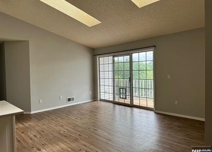 965 Juniper - Photo 1