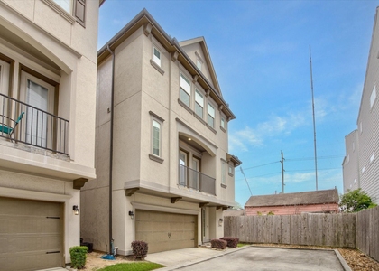 430 N Live Oak Street - Photo 1