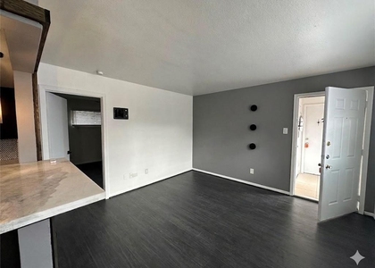1906 Binz Street - Photo 1