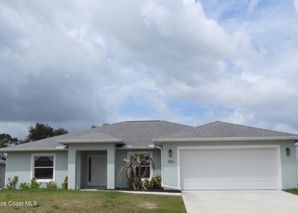 1530 Paley Circle Se - Photo 1