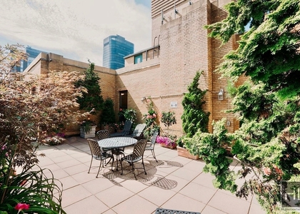 East 68 Street - Photo 1