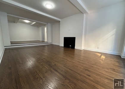 Fifth Avenue - Photo 1