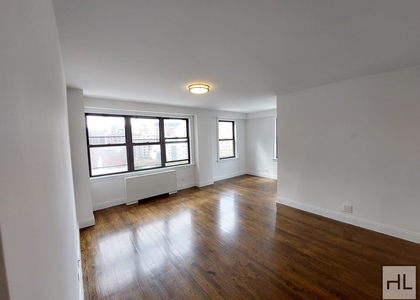 E 82 St - Photo 1