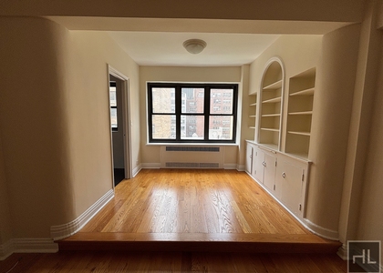 East 56 Street - Photo 1