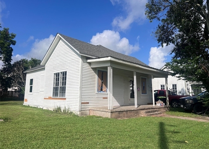 501 W Caney Street - Photo 1