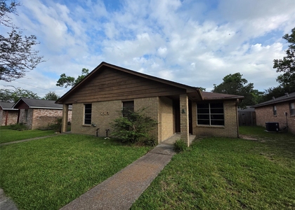 1615 Hazelwood Street - Photo 1