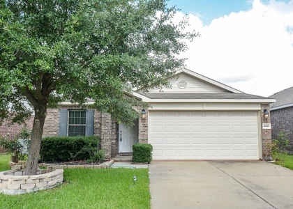 15407 Key Crest Lane - Photo 1