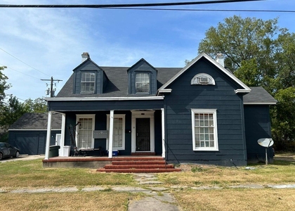 1142 Lyle Street - Photo 1