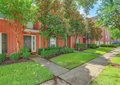 934 E Heights Hollow Lane - Photo 1