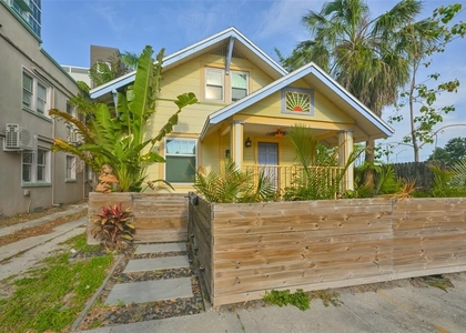 340 Moffett Court N - Photo 1