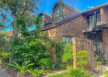 704 Ne 1st Street - Photo 1