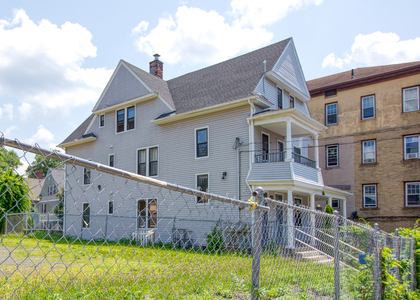 180 Willow Street - Photo 1