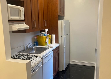 E 89th St / York Avenue - Photo 1