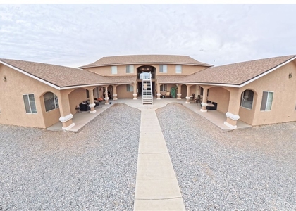 2321 E Calvada Boulevard - Photo 1