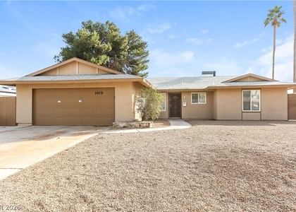 3919 Springhill Avenue - Photo 1