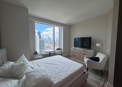 10th Avenue - Photo 1