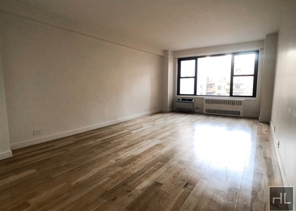 Fourth Avenue - Photo 1