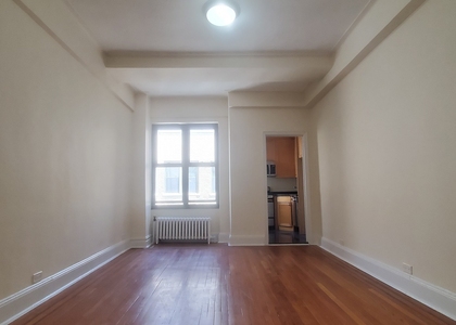 Second Avenue - Photo 1