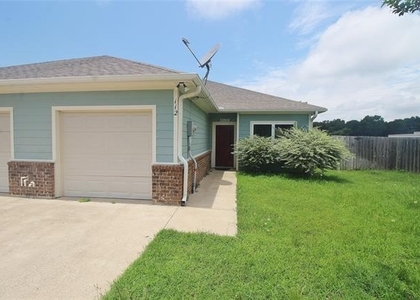 112 Bridle Court - Photo 1