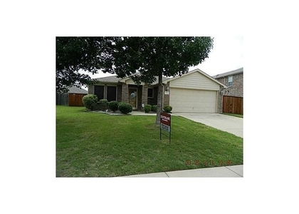 4642 Elm Point Drive - Photo 1