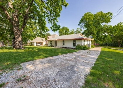 1225 W Hanna Street - Photo 1