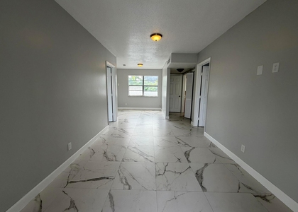 915 Ne 8th Street - Photo 1