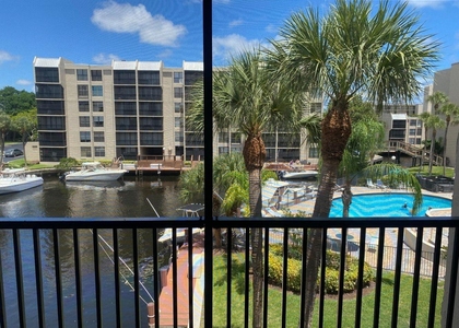 11 Royal Palm Way - Photo 1