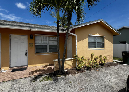 2824 N Dixie Highway - Photo 1