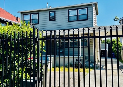 913 W 21st - Photo 1