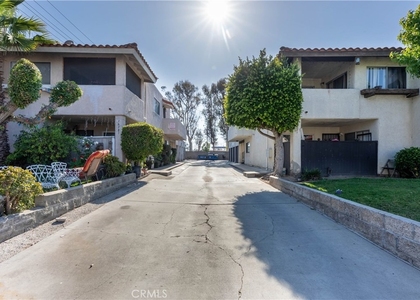 18981 Valley Cir - Photo 1