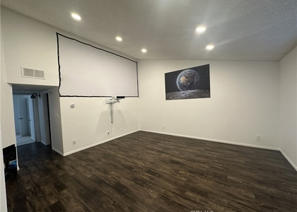 5500 Lindley - Photo 1