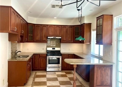 25292 De Salle - Photo 1