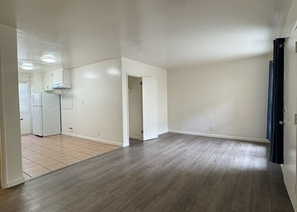 850 S St Andrews Place - Photo 1