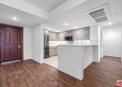 5245 Santa Monica Boulevard - Photo 1