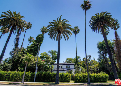 508 N Canon Drive - Photo 1