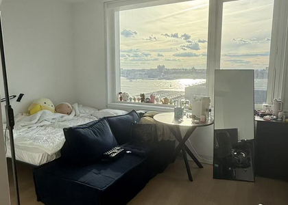 555 West 38th Street - Photo 1