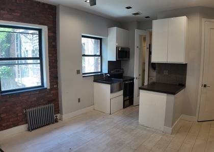 West 52nd Street - Photo 1