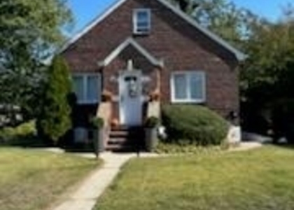 38a Linwood Road N - Photo 1