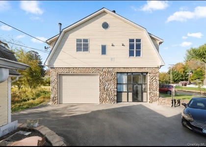 1403 Kings Highway - Photo 1